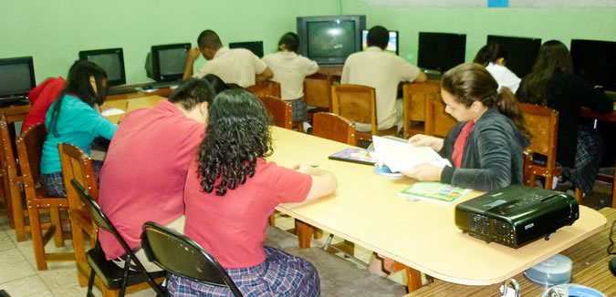 Blusa Blanca - Tienda Colegio Bilingüe Santa Marta